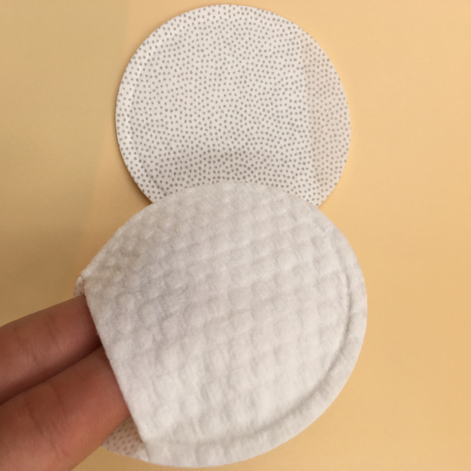 OEM Disposable Beauty Makeup Remover Double Drop Plastic Hand Insertion Round Shaped Cotton Pads